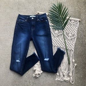 KanCan Distressed Jeans Size 3 / 25